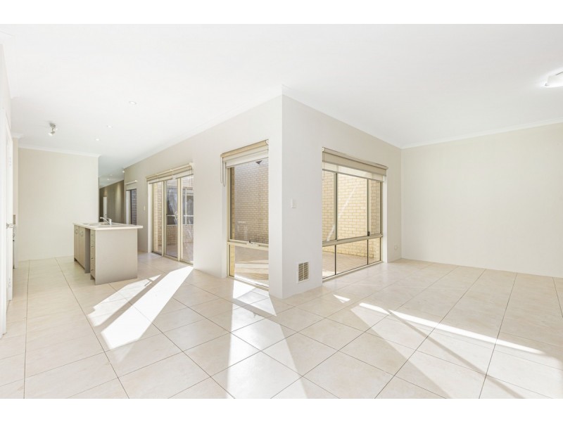 89 Shepperton Drive, Butler WA 6036