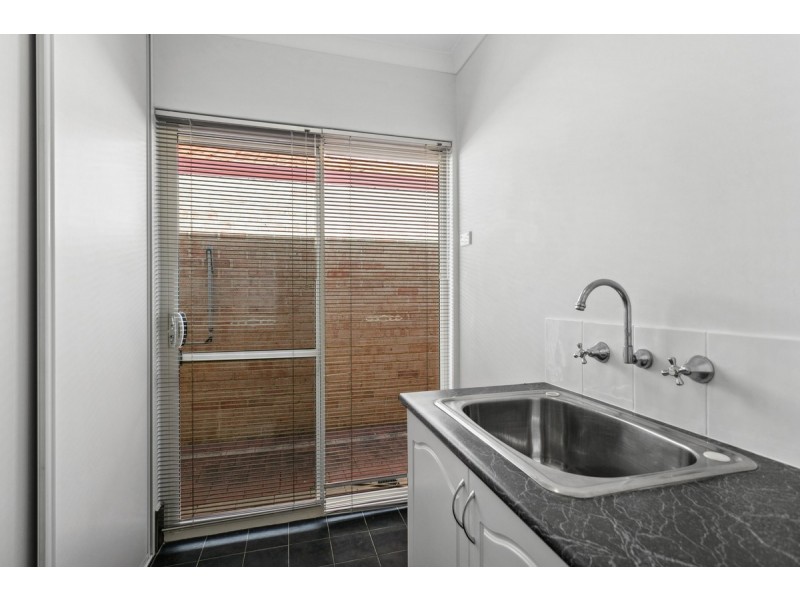 8B Hindmarsh, Yokine WA 6060