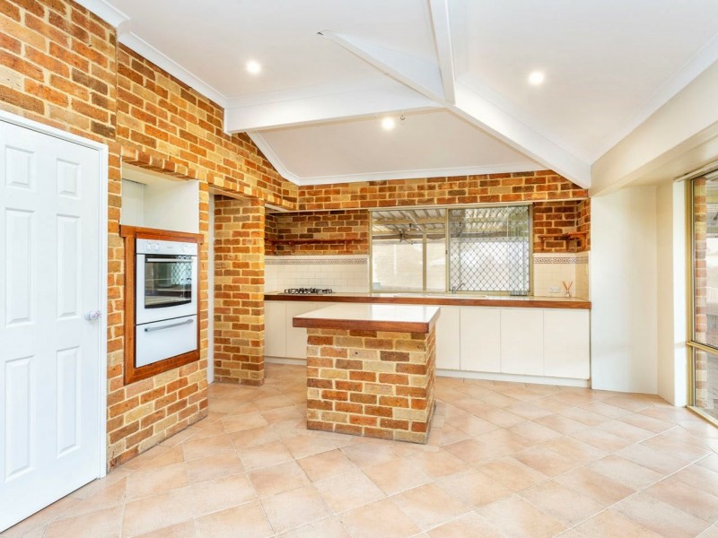 7 Rudall Court, Clarkson WA 6030