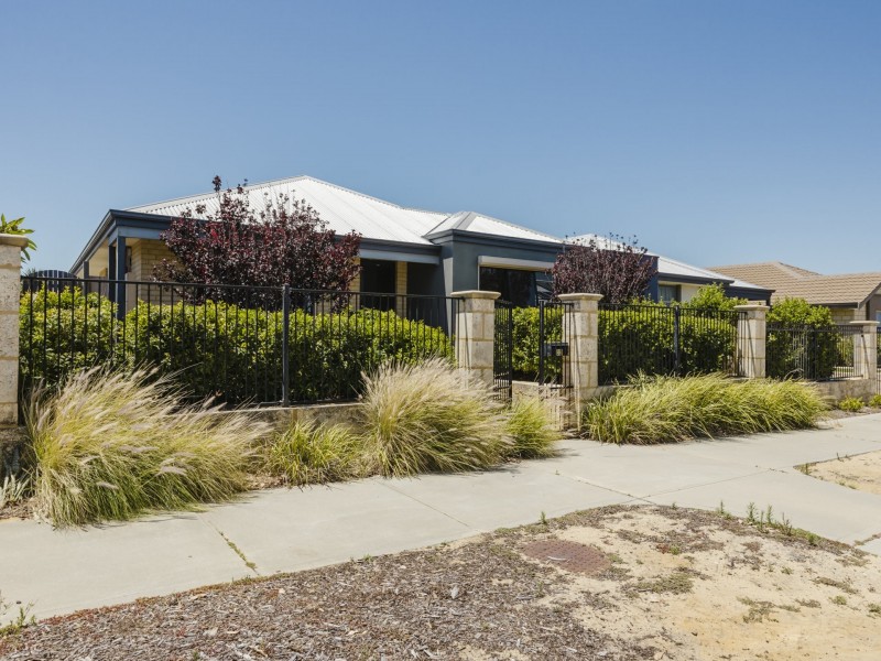 32 Finglas Meander, Butler WA 6036