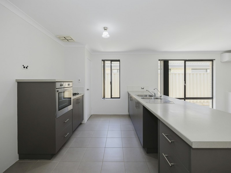 32 Finglas Meander, Butler WA 6036