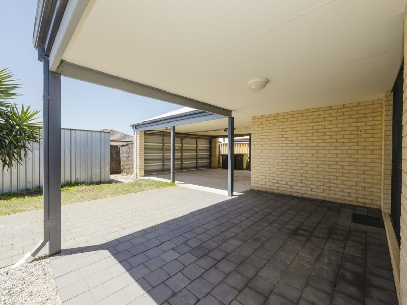 32 Finglas Meander, Butler WA 6036