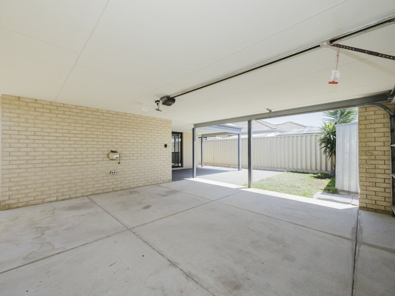 32 Finglas Meander, Butler WA 6036