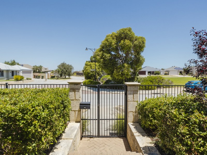 32 Finglas Meander, Butler WA 6036