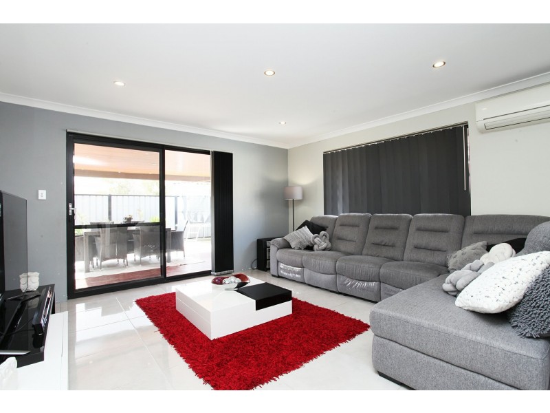 5 Nalgan Court, Carramar WA 6031