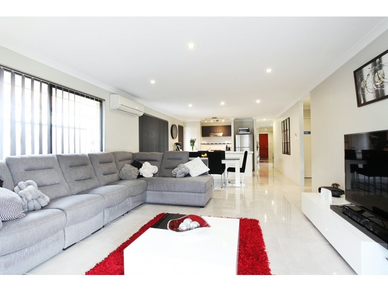 5 Nalgan Court, Carramar WA 6031