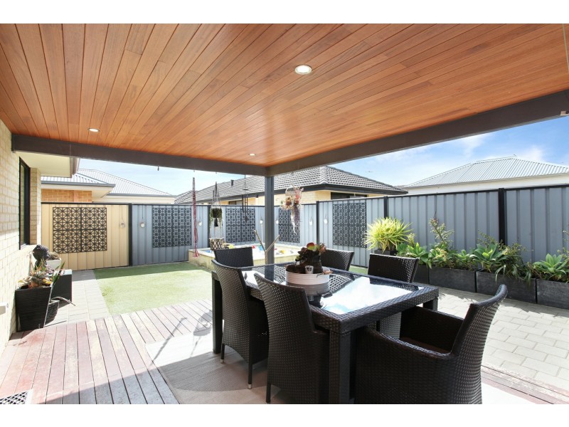 5 Nalgan Court, Carramar WA 6031