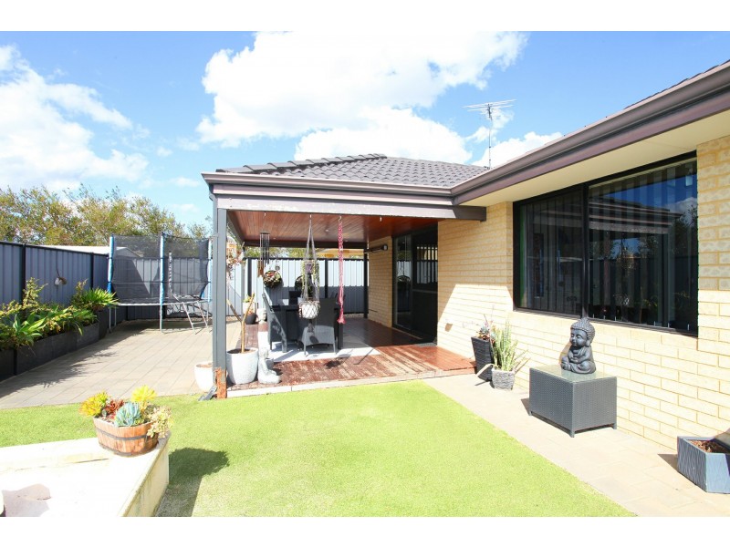 5 Nalgan Court, Carramar WA 6031