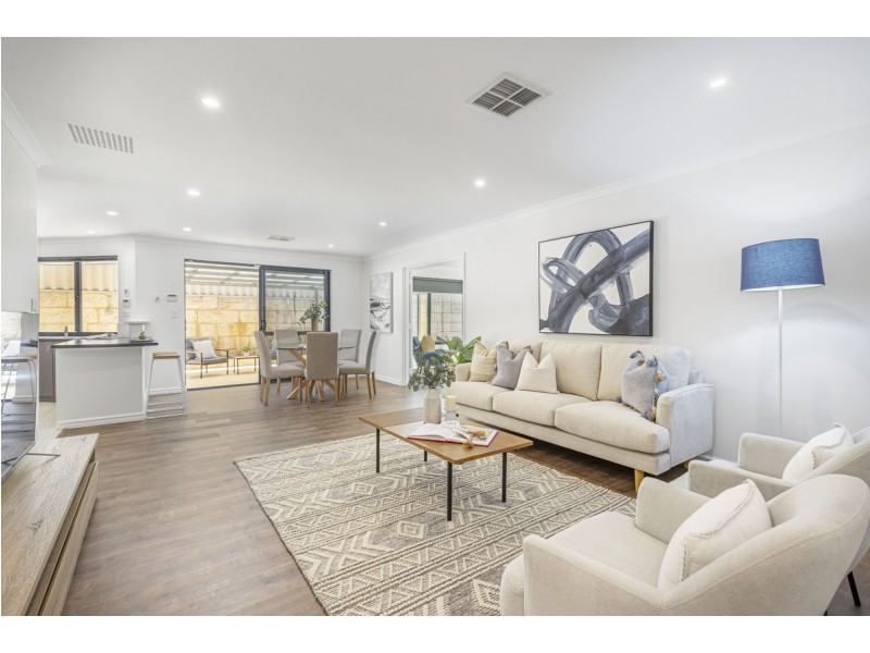 11 Feakle Bend, Ridgewood WA 6030