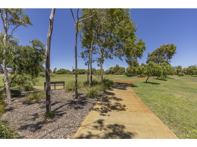 11 Feakle Bend, Ridgewood WA 6030