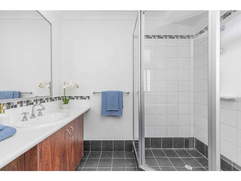 11 Feakle Bend, Ridgewood WA 6030