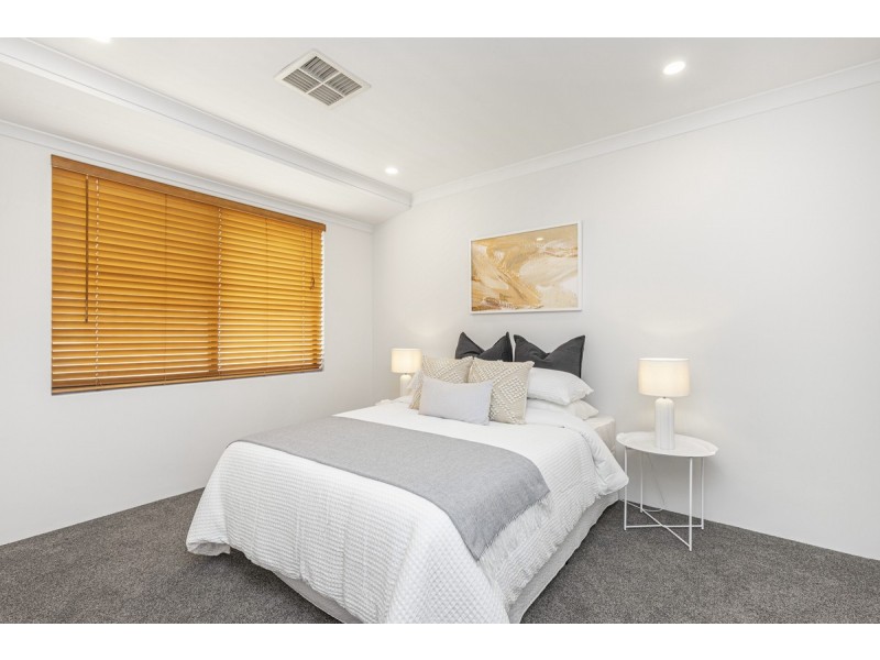 11 Feakle Bend, Ridgewood WA 6030