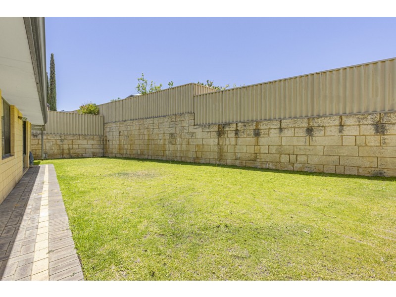 11 Feakle Bend, Ridgewood WA 6030