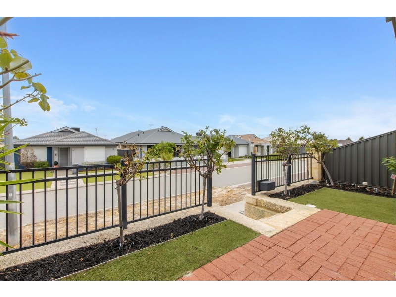23 Cochrane Loop, Aveley WA 6069