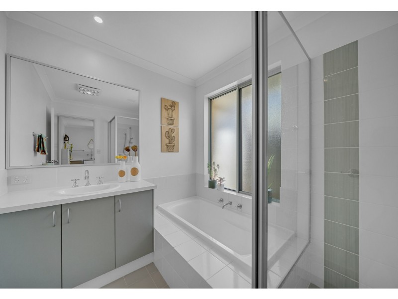 59 Leschenault Loop, Banksia Grove WA 6031