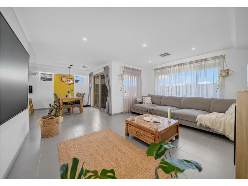 59 Leschenault Loop, Banksia Grove WA 6031