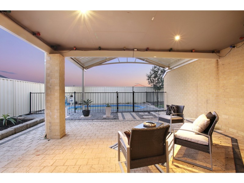 9 Tandara Fairway, Tapping WA 6065