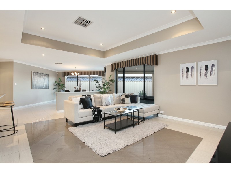 9 Tandara Fairway, Tapping WA 6065