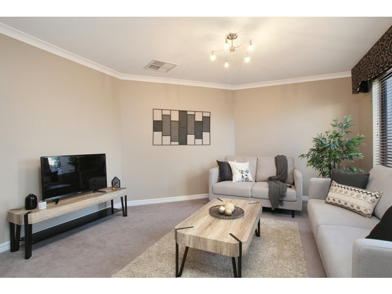 9 Tandara Fairway, Tapping WA 6065