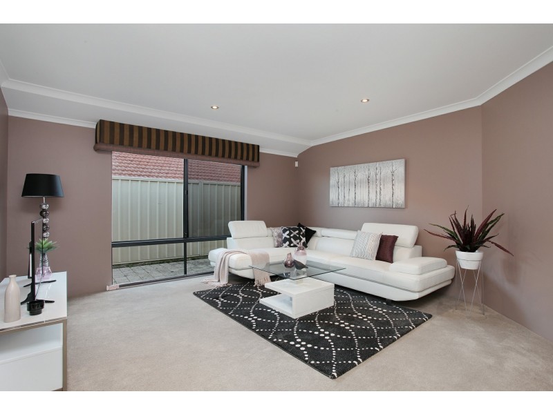 9 Tandara Fairway, Tapping WA 6065