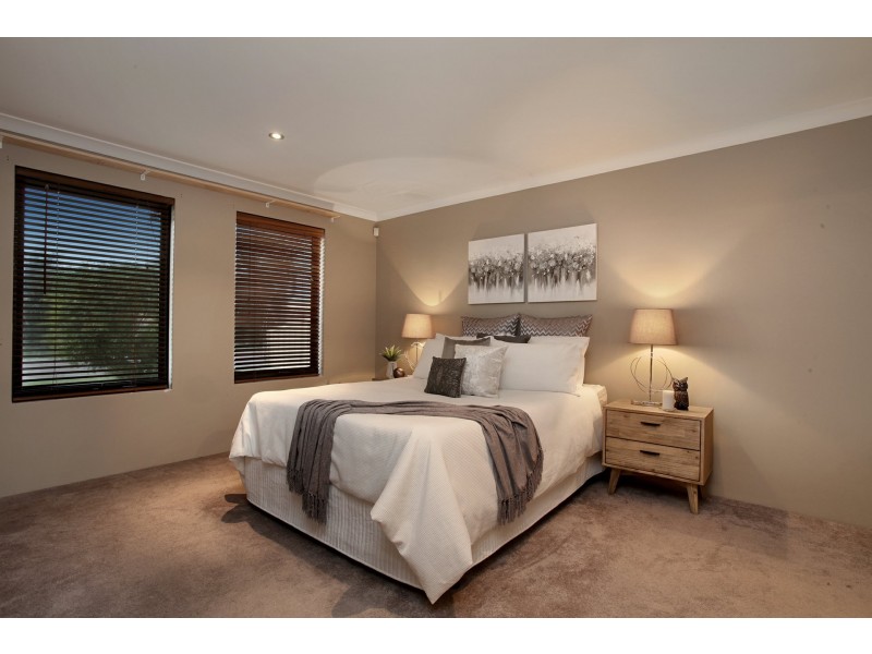 9 Tandara Fairway, Tapping WA 6065