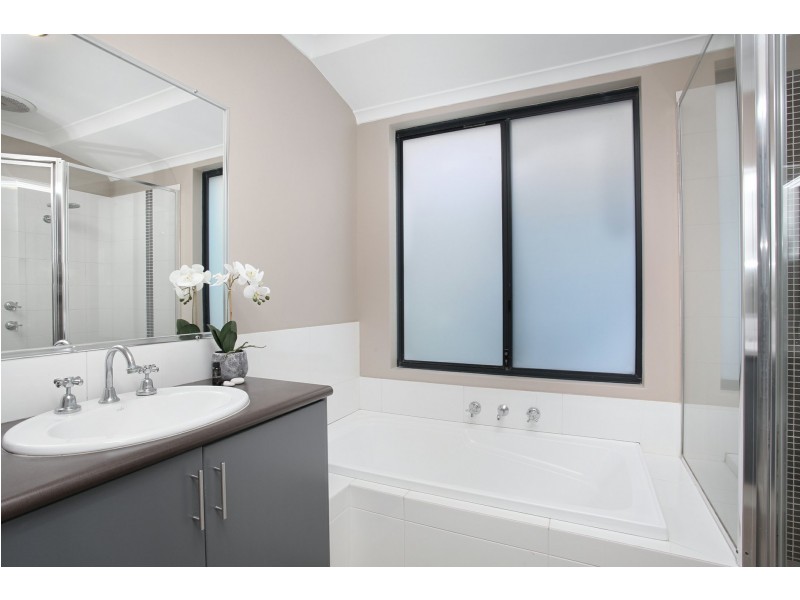 9 Tandara Fairway, Tapping WA 6065