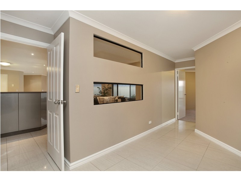 9 Tandara Fairway, Tapping WA 6065