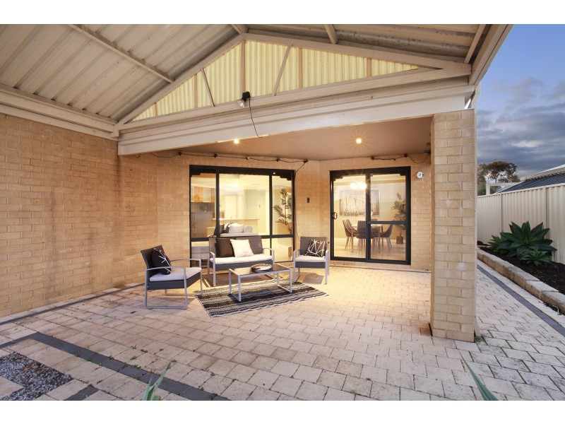 9 Tandara Fairway, Tapping WA 6065