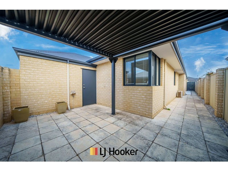 18 Admiralty Road, Jindalee WA 6036