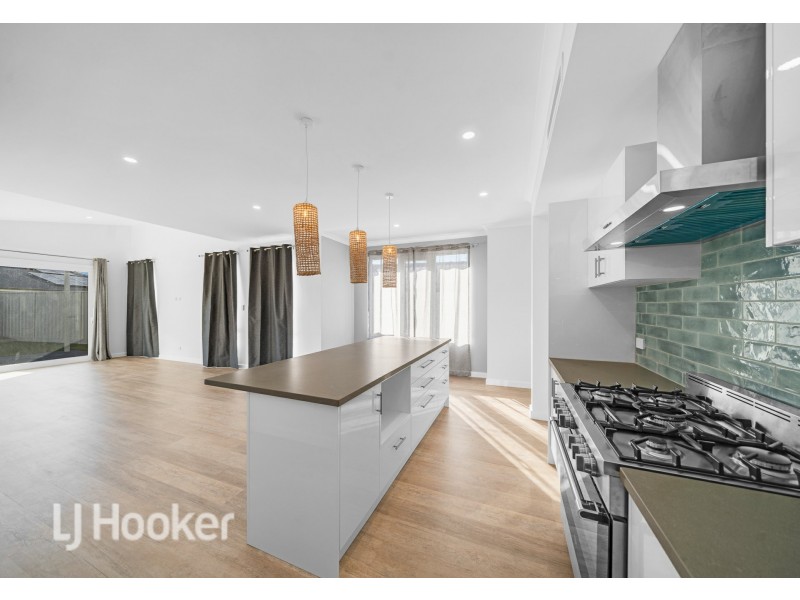 18A Calbourne Way, Kingsley WA 6026