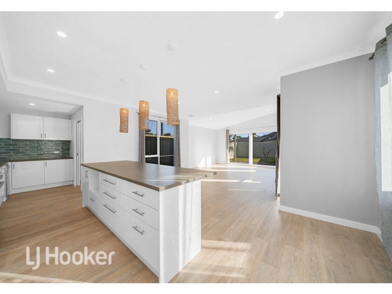 18A Calbourne Way, Kingsley WA 6026