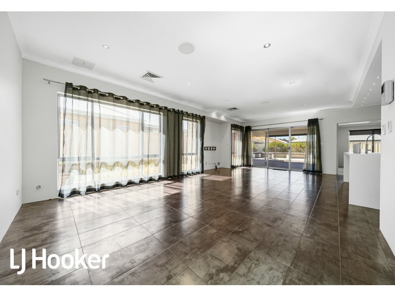 8 Landbeach Boulevard, Butler WA 6036