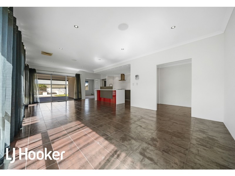 8 Landbeach Boulevard, Butler WA 6036