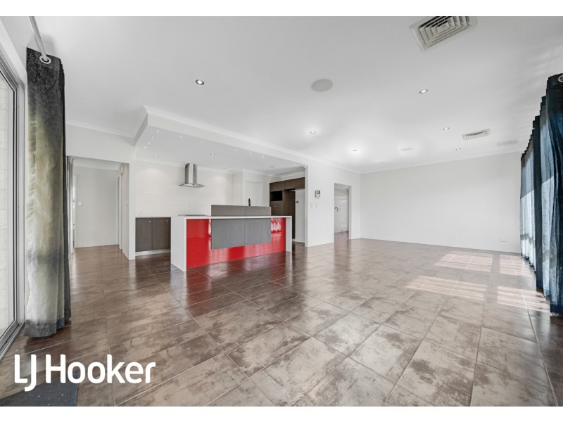 8 Landbeach Boulevard, Butler WA 6036