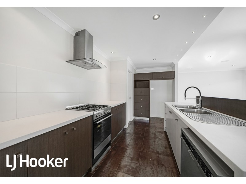 8 Landbeach Boulevard, Butler WA 6036