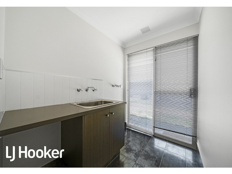 8 Landbeach Boulevard, Butler WA 6036