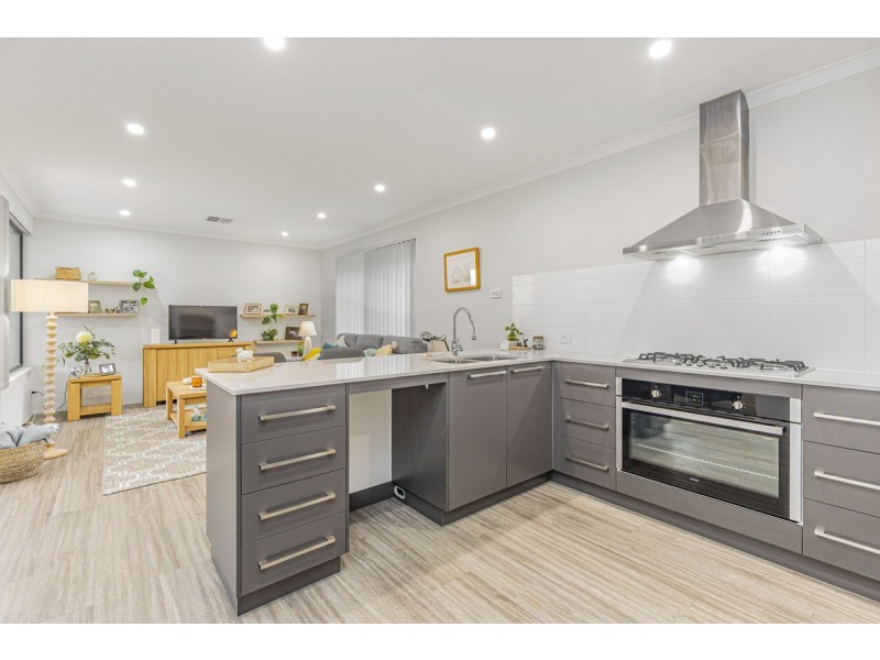 114 Reflection Boulevard, Jindalee WA 6036