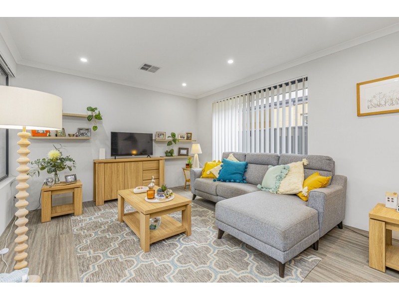 114 Reflection Boulevard, Jindalee WA 6036