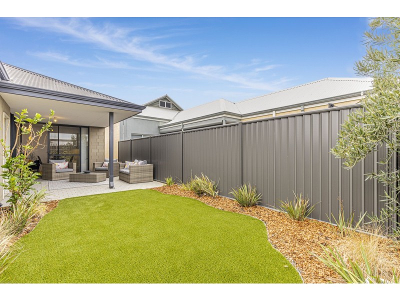 114 Reflection Boulevard, Jindalee WA 6036