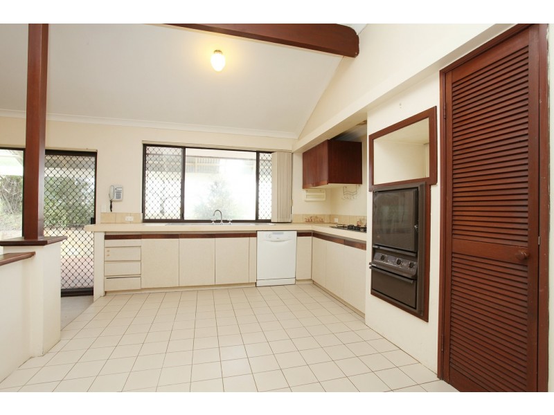 9 Fern Grove, Ballajura WA 6066