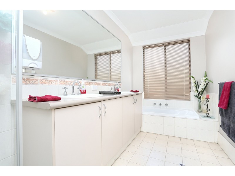 38 Nambi Parkway, Banksia Grove WA 6031