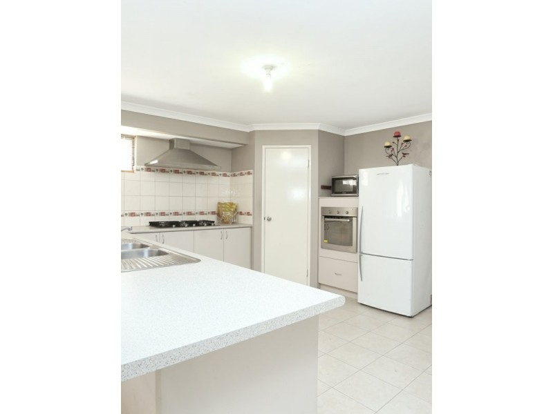 38 Nambi Parkway, Banksia Grove WA 6031