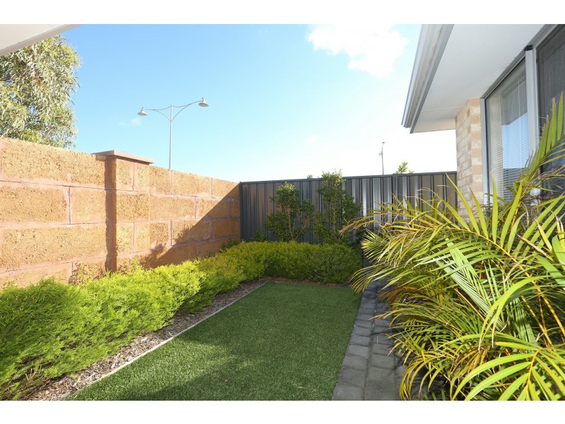 18a Birdsnest Crescent, Banksia Grove WA 6031