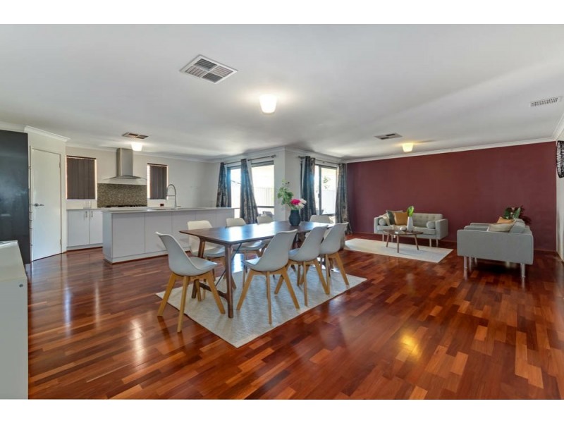 11 Liriope Parkway, Sinagra WA 6065