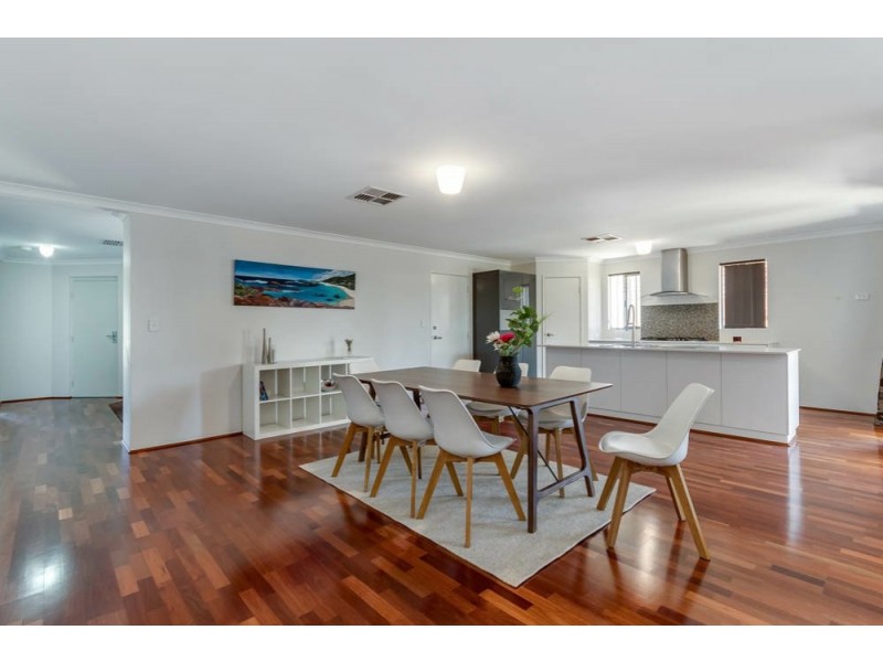 11 Liriope Parkway, Sinagra WA 6065