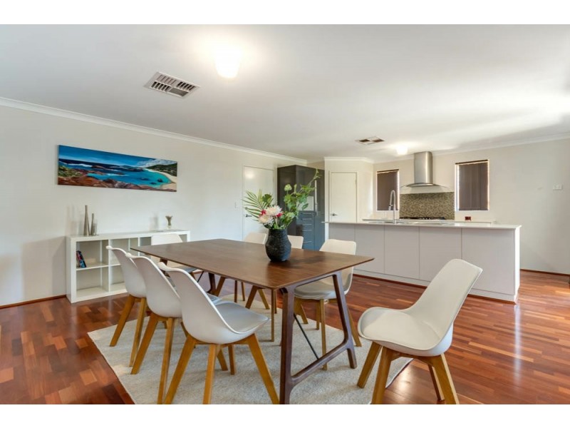 11 Liriope Parkway, Sinagra WA 6065