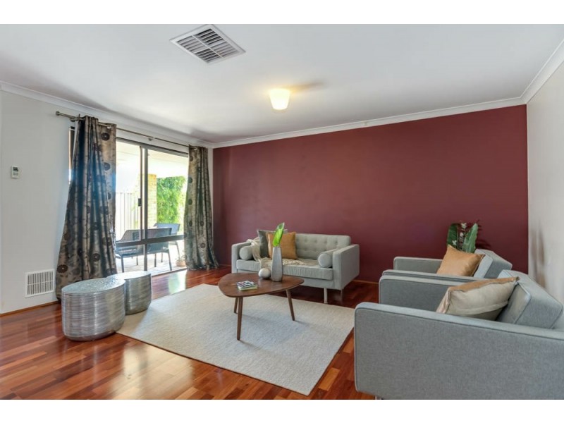 11 Liriope Parkway, Sinagra WA 6065