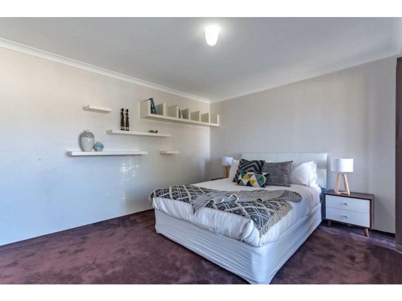 11 Liriope Parkway, Sinagra WA 6065