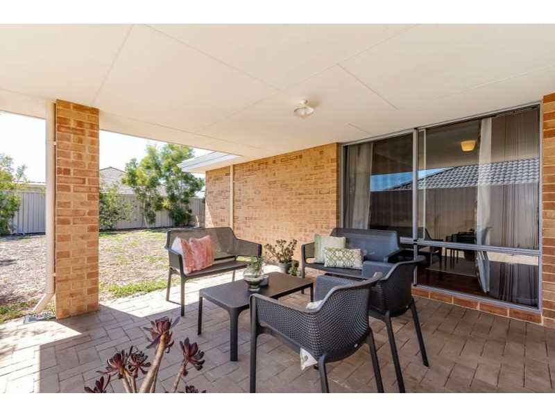 11 Liriope Parkway, Sinagra WA 6065