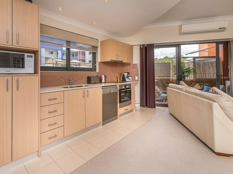 44/6 Walsh Loop, Joondalup WA 6027